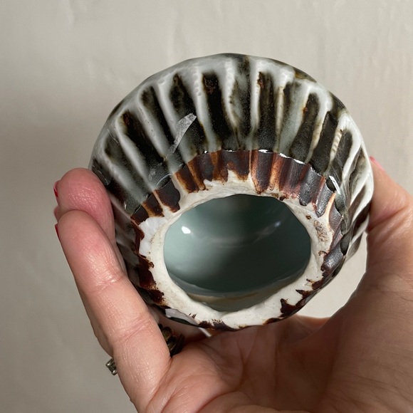 Small Ceramic. - Picture 2 of 4